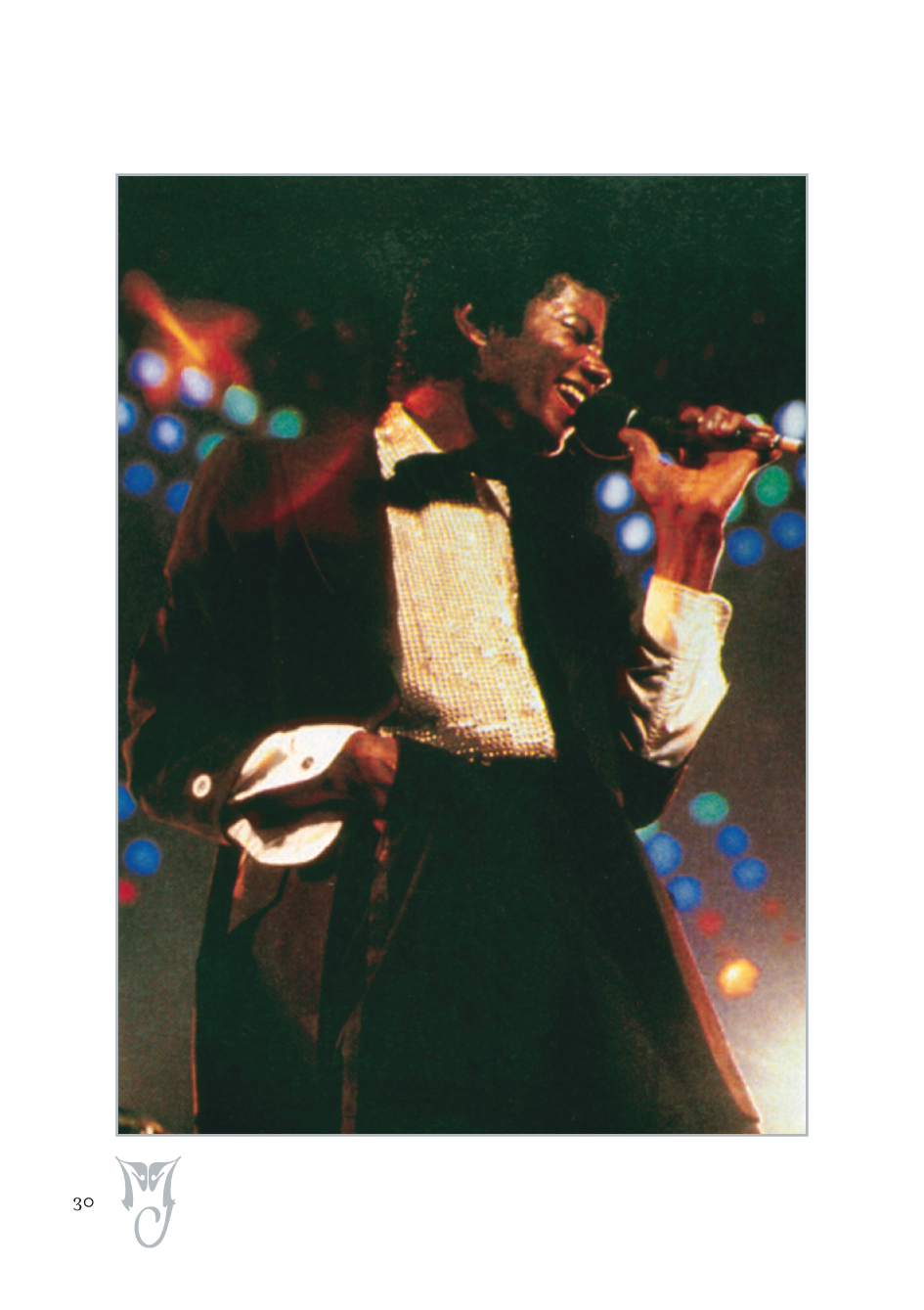 Michael Jackson singend auf der Bühne